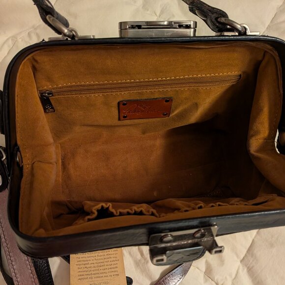 Designer purse - Picture 2 of 6